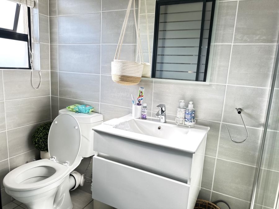 1 Bedroom Property for Sale in Waterfall Gauteng