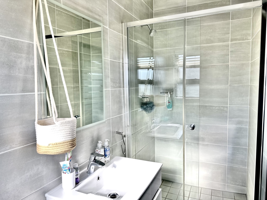 1 Bedroom Property for Sale in Waterfall Gauteng