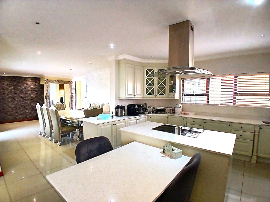 5 Bedroom Property for Sale in Blue Valley Golf Estate Gauteng