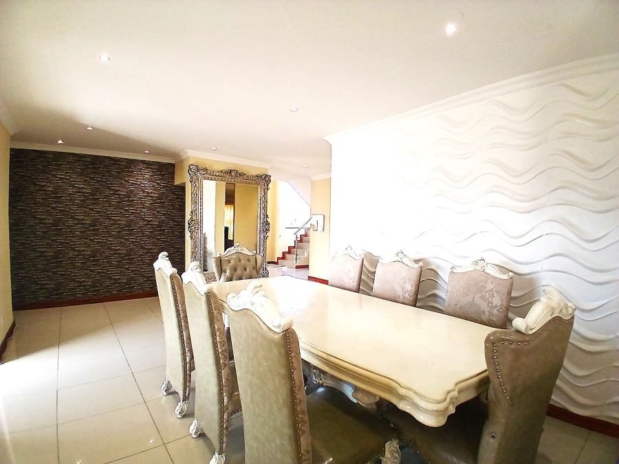 5 Bedroom Property for Sale in Blue Valley Golf Estate Gauteng