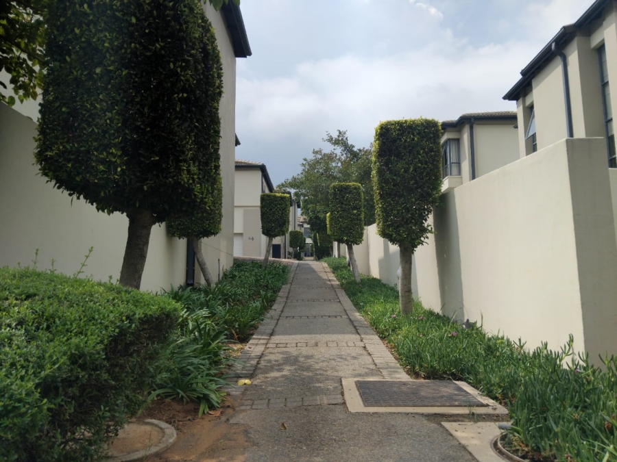 2 Bedroom Property for Sale in Wendywood Gauteng