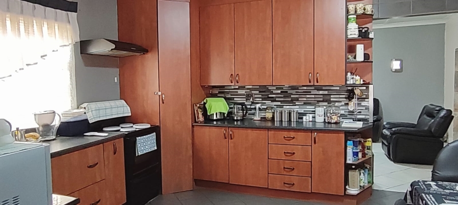 4 Bedroom Property for Sale in Randgate Gauteng