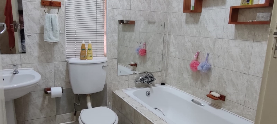 4 Bedroom Property for Sale in Randgate Gauteng