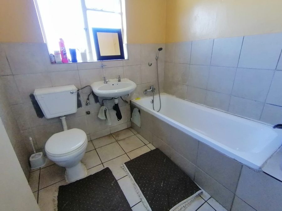 2 Bedroom Property for Sale in Turf Club Gauteng