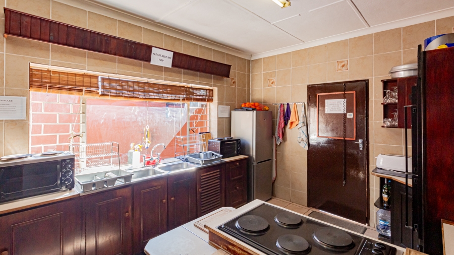 11 Bedroom Property for Sale in Fontainebleau Gauteng