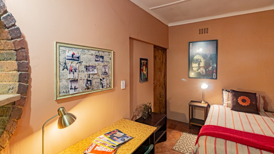 11 Bedroom Property for Sale in Fontainebleau Gauteng