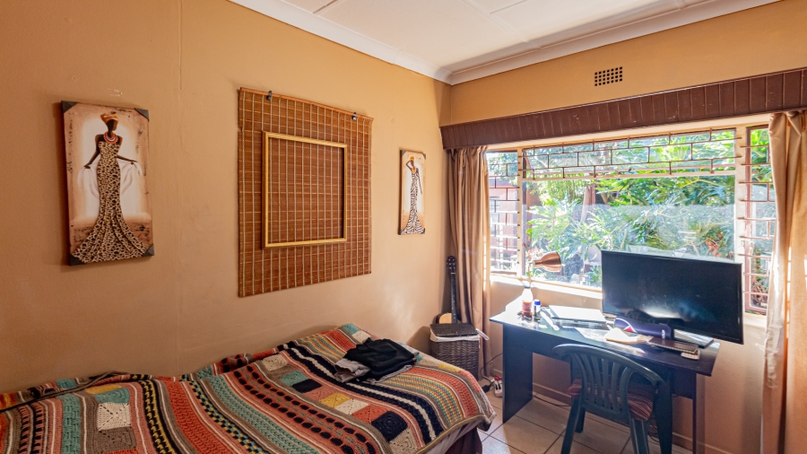 11 Bedroom Property for Sale in Fontainebleau Gauteng
