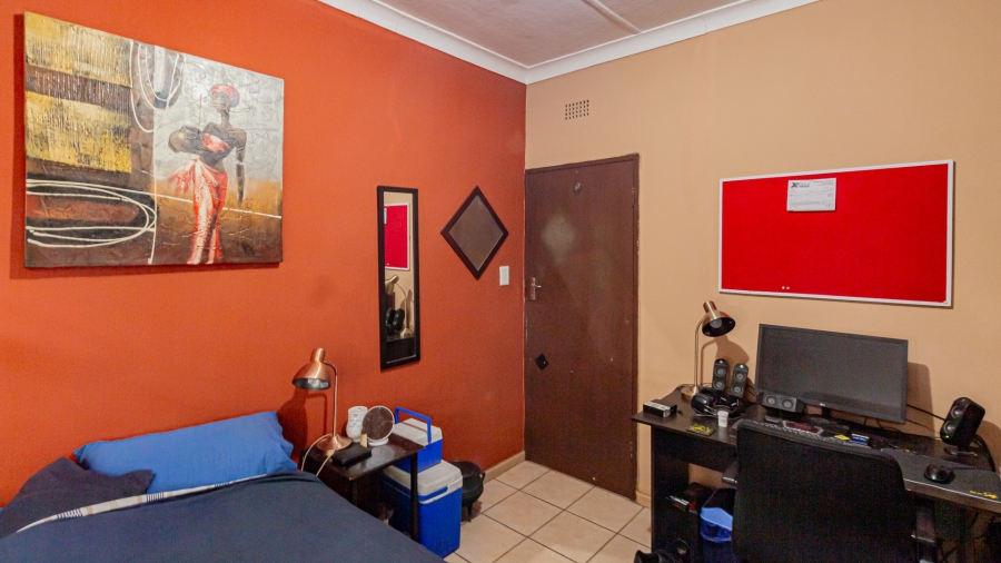 11 Bedroom Property for Sale in Fontainebleau Gauteng