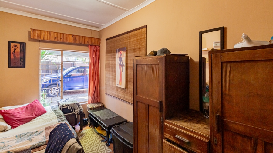11 Bedroom Property for Sale in Fontainebleau Gauteng