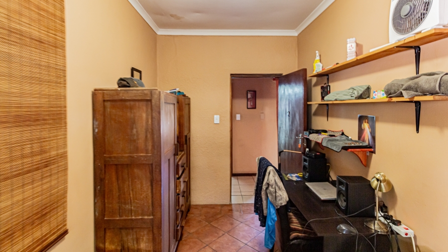 11 Bedroom Property for Sale in Fontainebleau Gauteng