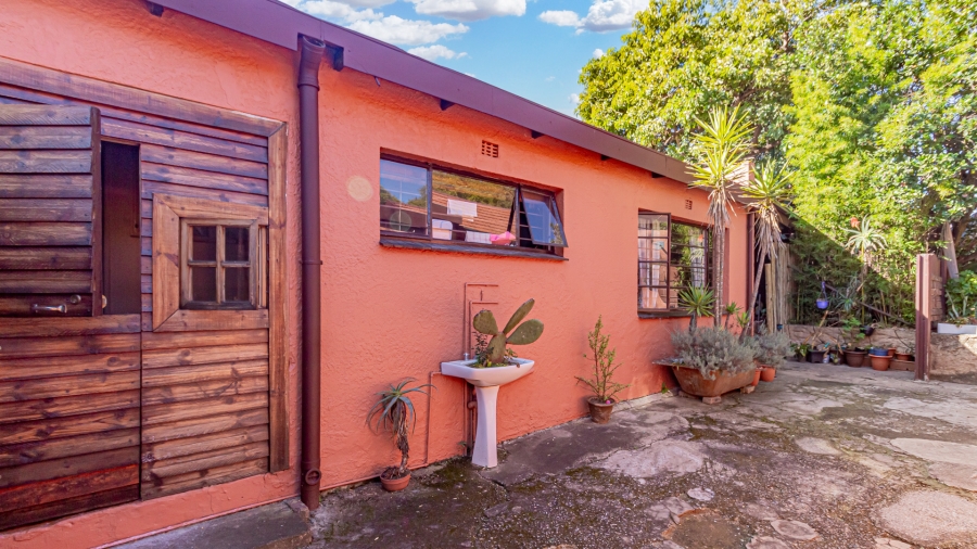 11 Bedroom Property for Sale in Fontainebleau Gauteng