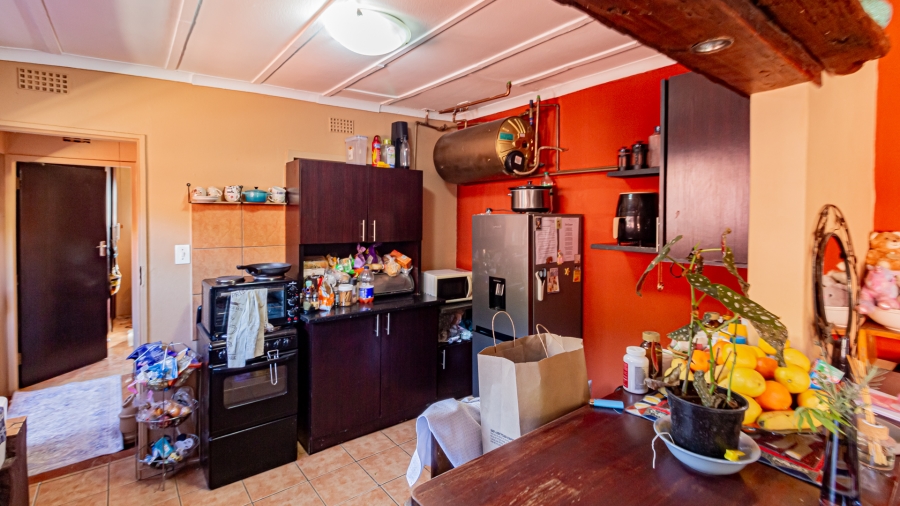 11 Bedroom Property for Sale in Fontainebleau Gauteng