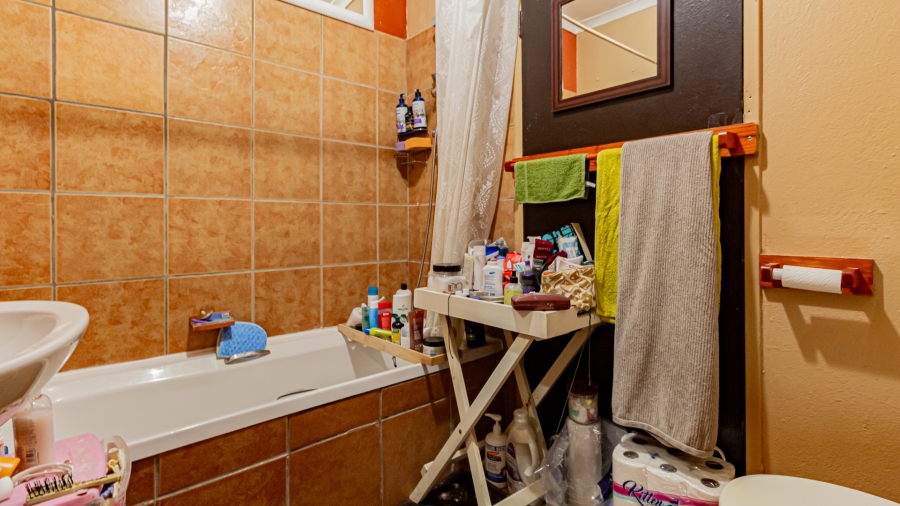11 Bedroom Property for Sale in Fontainebleau Gauteng
