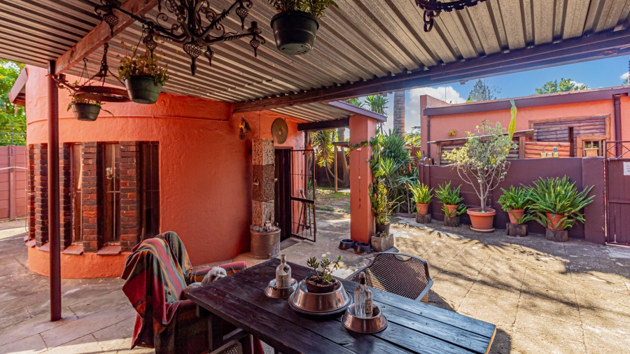 11 Bedroom Property for Sale in Fontainebleau Gauteng