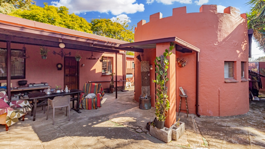 11 Bedroom Property for Sale in Fontainebleau Gauteng