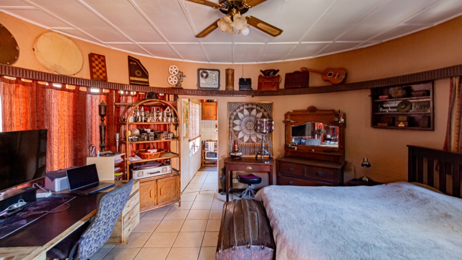 11 Bedroom Property for Sale in Fontainebleau Gauteng