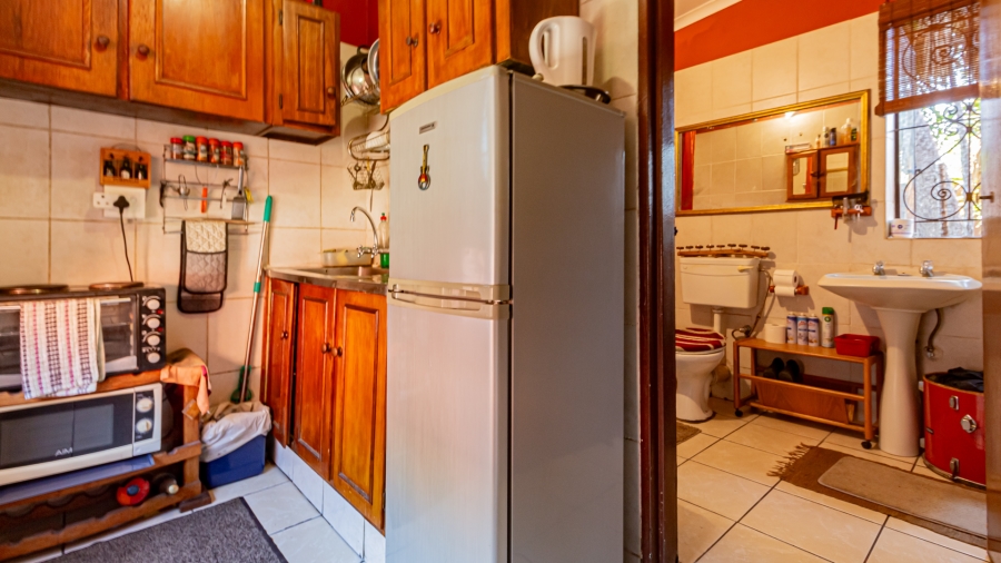 11 Bedroom Property for Sale in Fontainebleau Gauteng