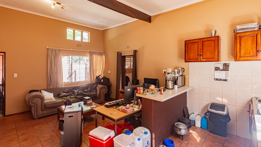 11 Bedroom Property for Sale in Fontainebleau Gauteng