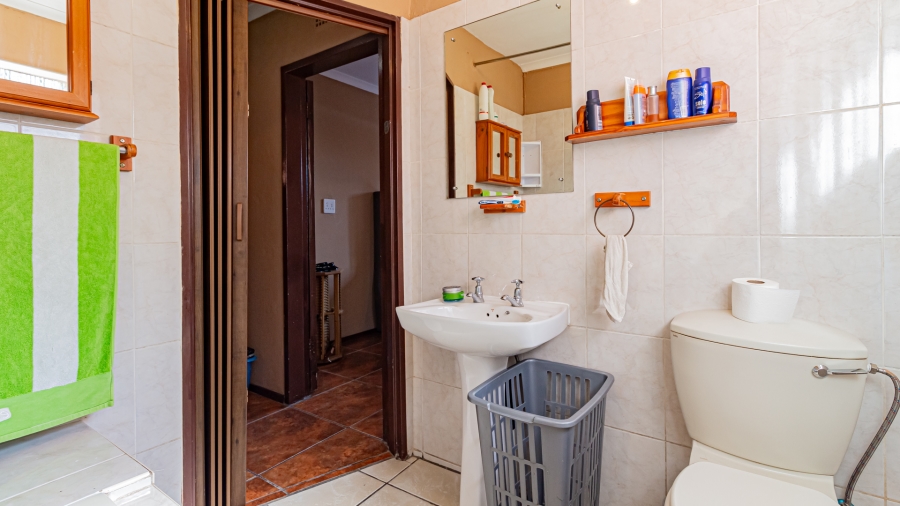 11 Bedroom Property for Sale in Fontainebleau Gauteng