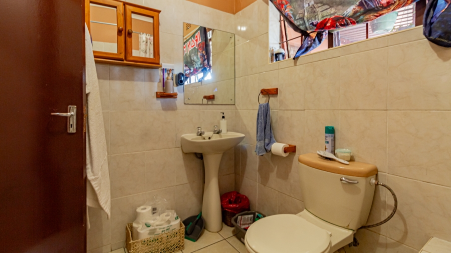 11 Bedroom Property for Sale in Fontainebleau Gauteng