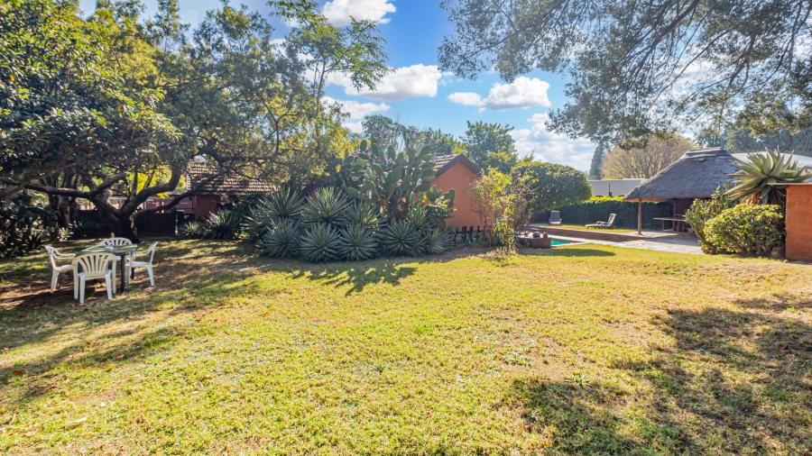 11 Bedroom Property for Sale in Fontainebleau Gauteng