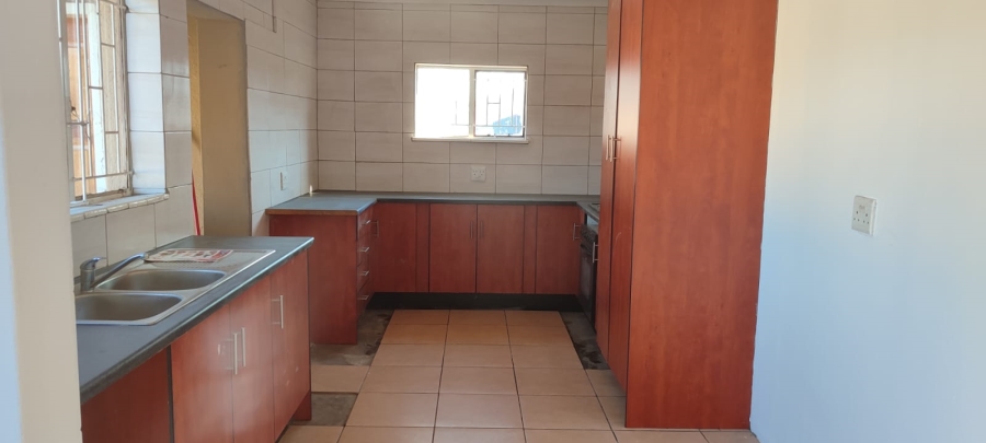 3 Bedroom Property for Sale in Lewisham Gauteng