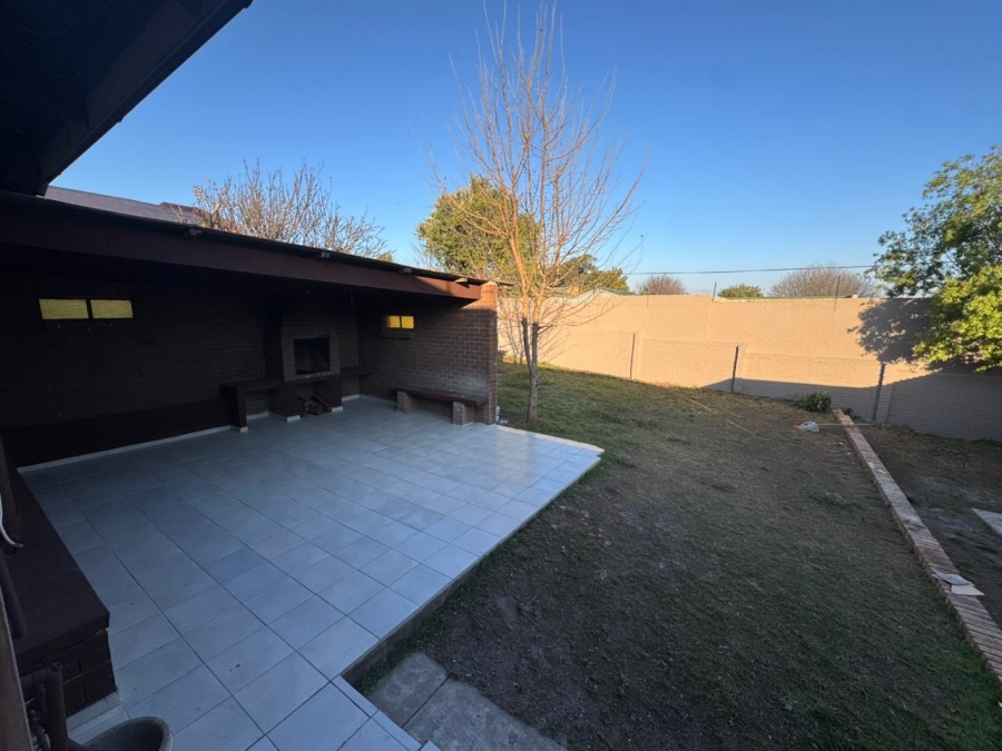 3 Bedroom Property for Sale in Lewisham Gauteng
