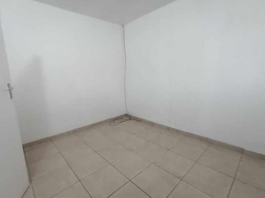 1 Bedroom Property for Sale in Brackendowns Gauteng