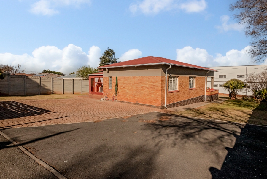 4 Bedroom Property for Sale in Florida Gauteng