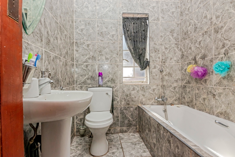 4 Bedroom Property for Sale in Florida Gauteng