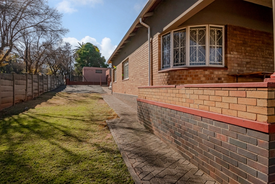 4 Bedroom Property for Sale in Florida Gauteng
