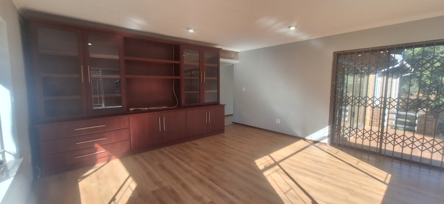 3 Bedroom Property for Sale in Roodekrans Gauteng
