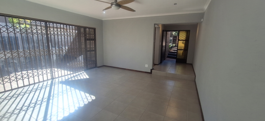 3 Bedroom Property for Sale in Roodekrans Gauteng