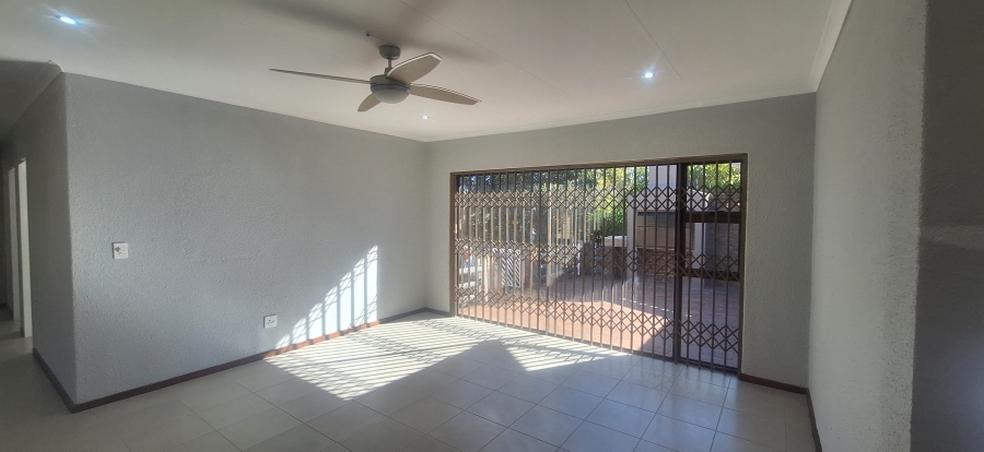 3 Bedroom Property for Sale in Roodekrans Gauteng