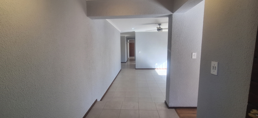 3 Bedroom Property for Sale in Roodekrans Gauteng