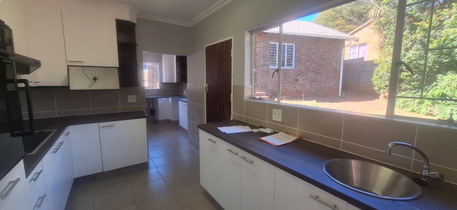 3 Bedroom Property for Sale in Roodekrans Gauteng