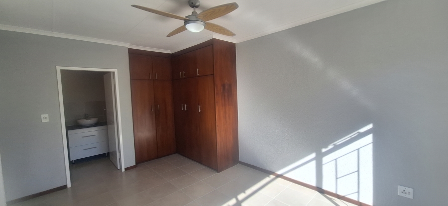 3 Bedroom Property for Sale in Roodekrans Gauteng