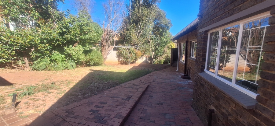 3 Bedroom Property for Sale in Roodekrans Gauteng