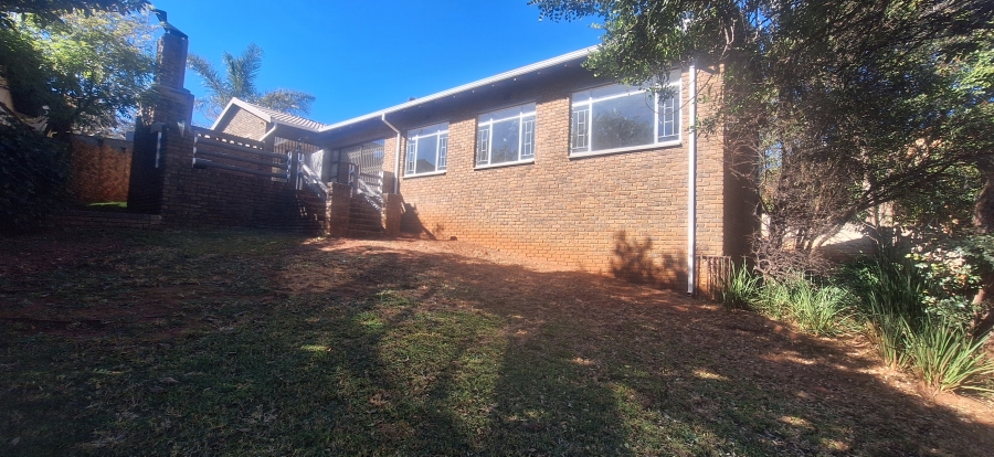 3 Bedroom Property for Sale in Roodekrans Gauteng