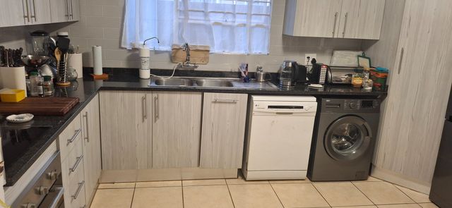 To Let 3 Bedroom Property for Rent in Weltevreden Park Gauteng