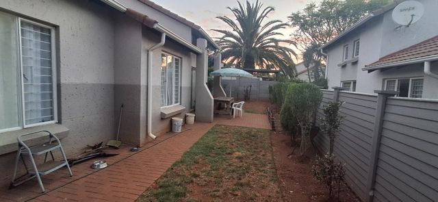 To Let 3 Bedroom Property for Rent in Weltevreden Park Gauteng