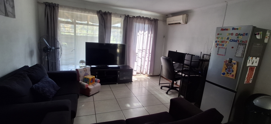 2 Bedroom Property for Sale in Sonneglans Gauteng