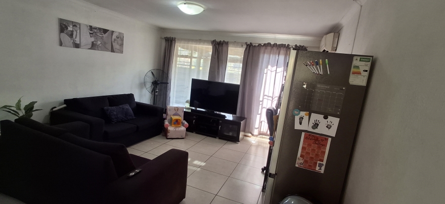 2 Bedroom Property for Sale in Sonneglans Gauteng