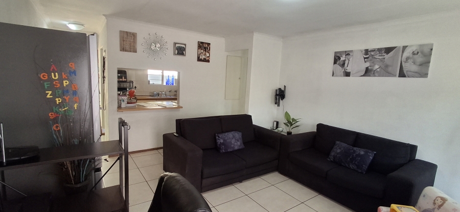 2 Bedroom Property for Sale in Sonneglans Gauteng
