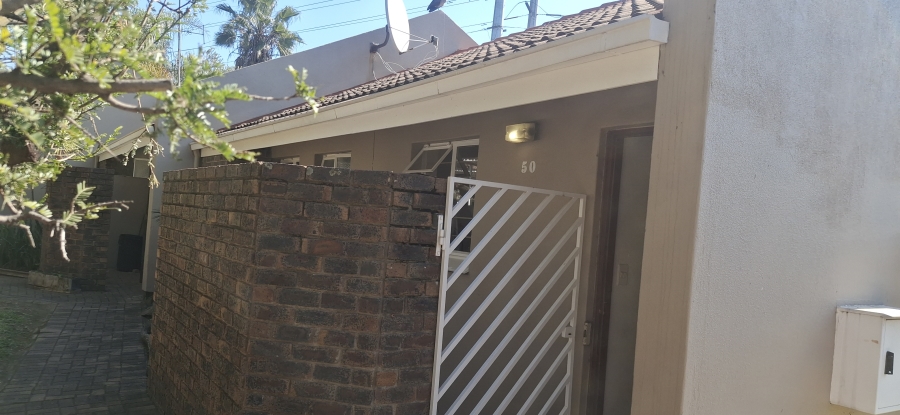 2 Bedroom Property for Sale in Sonneglans Gauteng