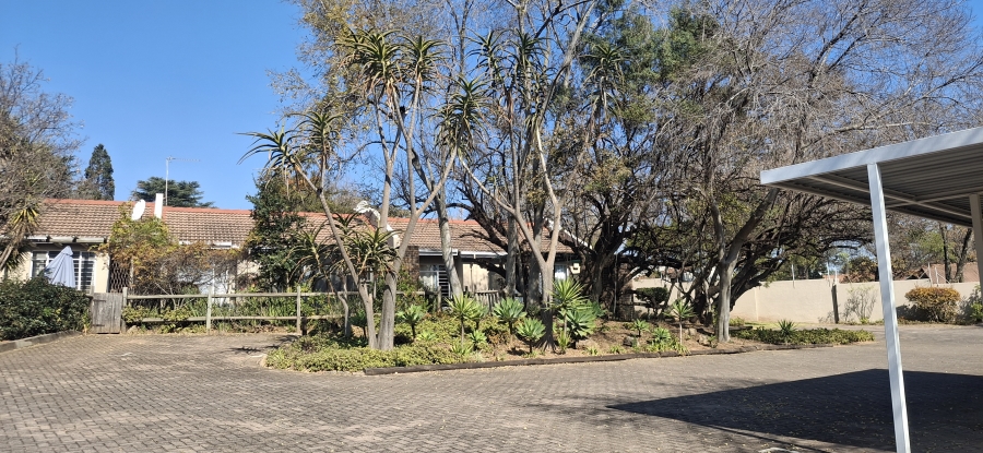 2 Bedroom Property for Sale in Sonneglans Gauteng