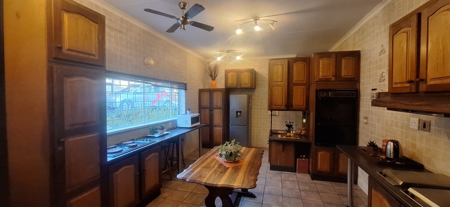 4 Bedroom Property for Sale in Breaunanda Gauteng