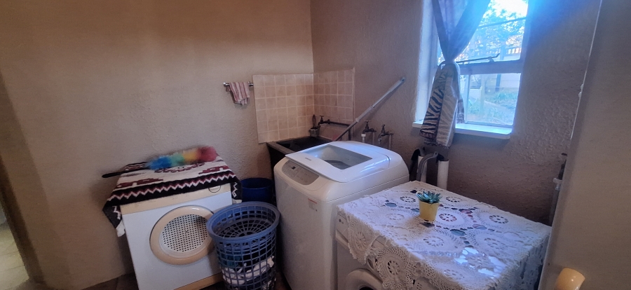 4 Bedroom Property for Sale in Breaunanda Gauteng