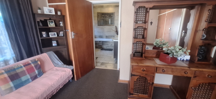 4 Bedroom Property for Sale in Breaunanda Gauteng
