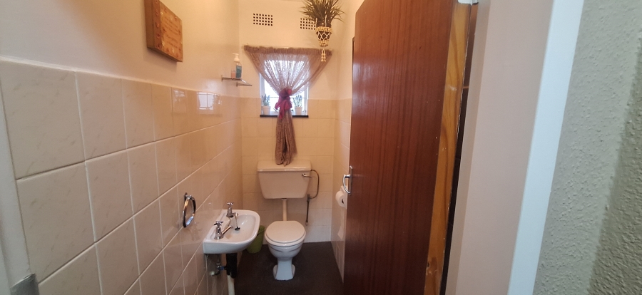4 Bedroom Property for Sale in Breaunanda Gauteng